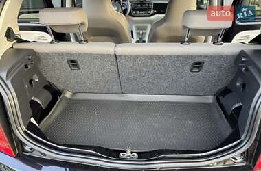 Хэтчбек Volkswagen e-Up 2015 в 