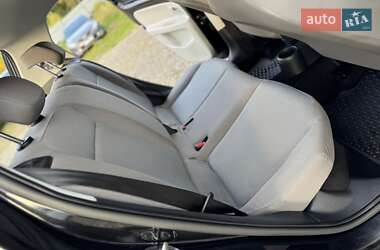 Хэтчбек Volkswagen e-Up 2015 в 