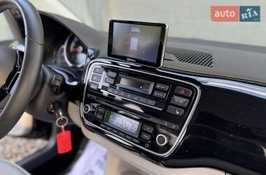Хэтчбек Volkswagen e-Up 2015 в 