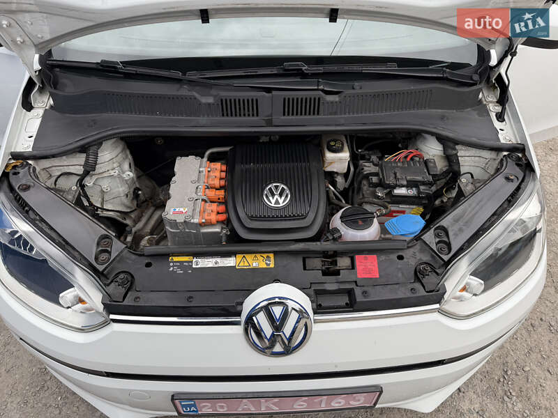Хэтчбек Volkswagen e-Up 2013 в Каменец-Подольском