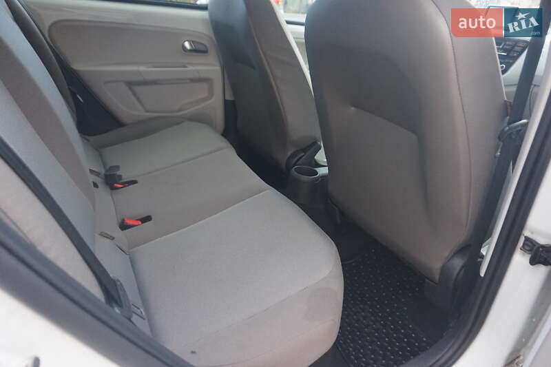 Хетчбек Volkswagen e-Up 2013 в Самборі фото 43 Хетчбек Volkswagen e-Up 2013 в Самборі