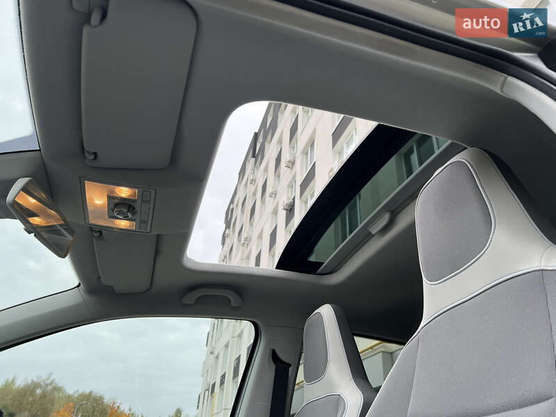 Хэтчбек Volkswagen e-Up 2014 в Львове