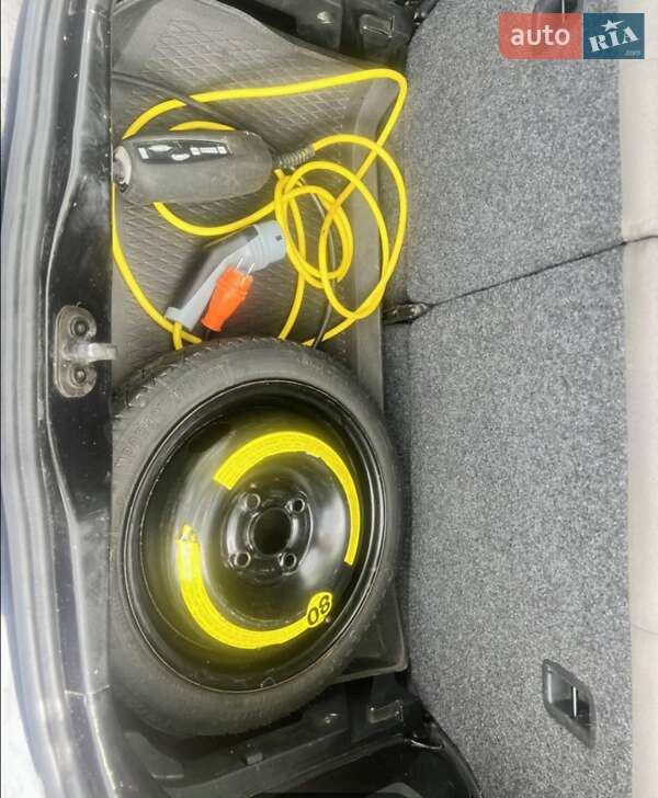 Хэтчбек Volkswagen e-Up 2014 в Кривом Роге фото 25 Хэтчбек Volkswagen e-Up 2014 в Кривом Роге