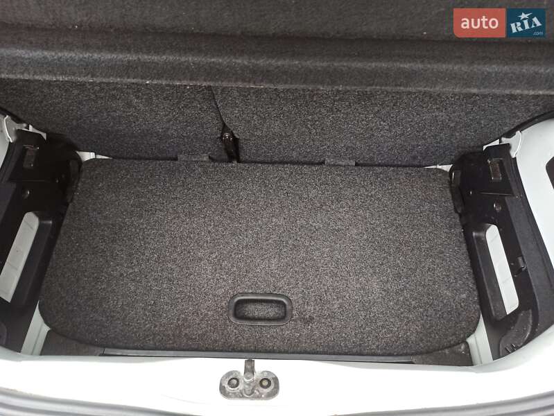 Хэтчбек Volkswagen e-Up 2013 в Запорожье фото 10 Хэтчбек Volkswagen e-Up 2013 в Запорожье