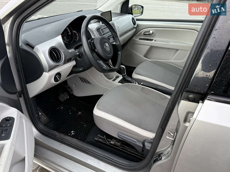 Хэтчбек Volkswagen e-Up 2014 в Львове