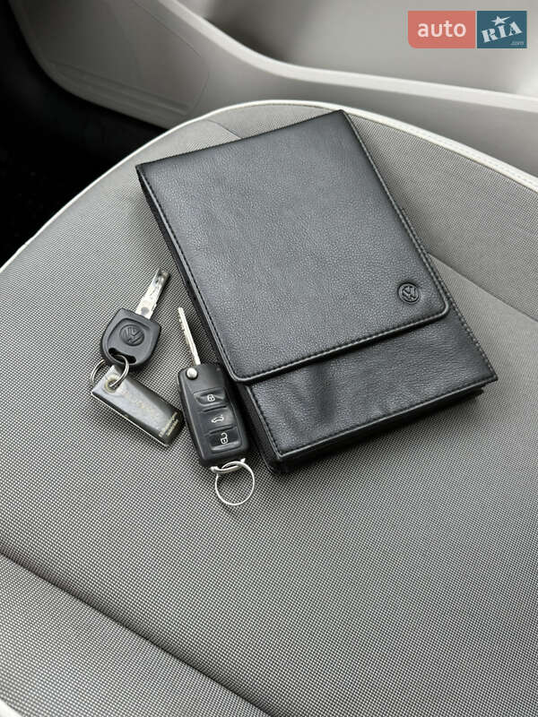 Хэтчбек Volkswagen e-Up 2014 в Львове