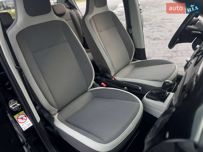 Хетчбек Volkswagen e-Up 2015 в Львові