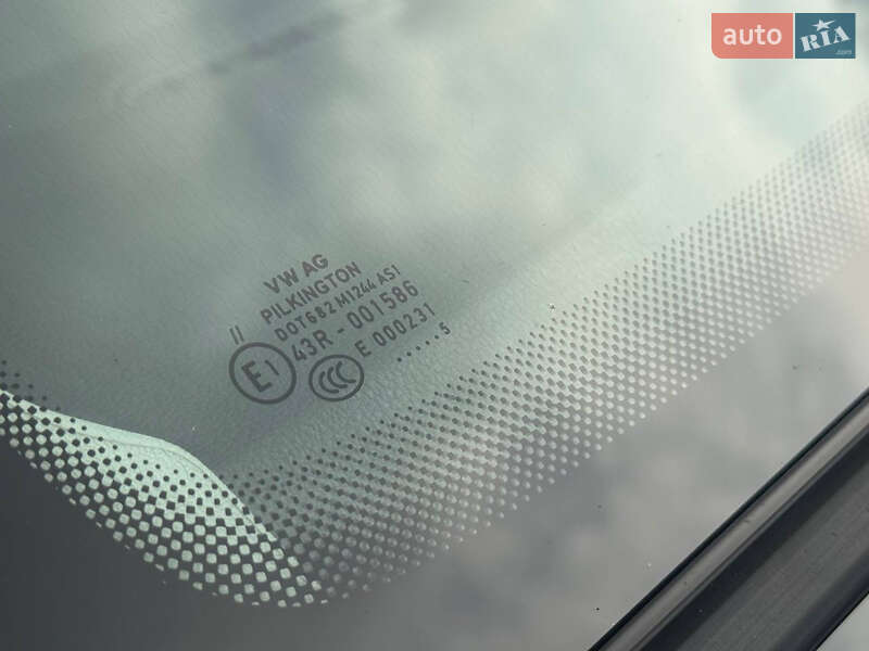 Хетчбек Volkswagen e-Up 2015 в Львові