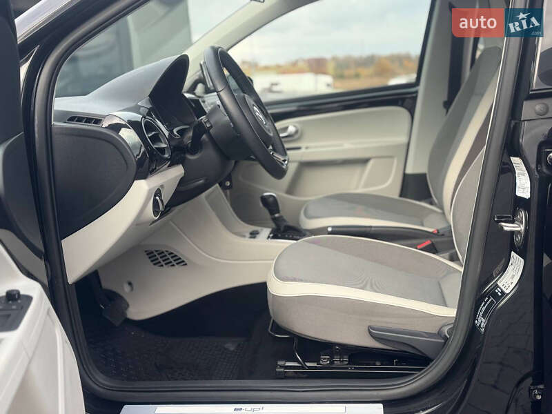 Хетчбек Volkswagen e-Up 2015 в Львові