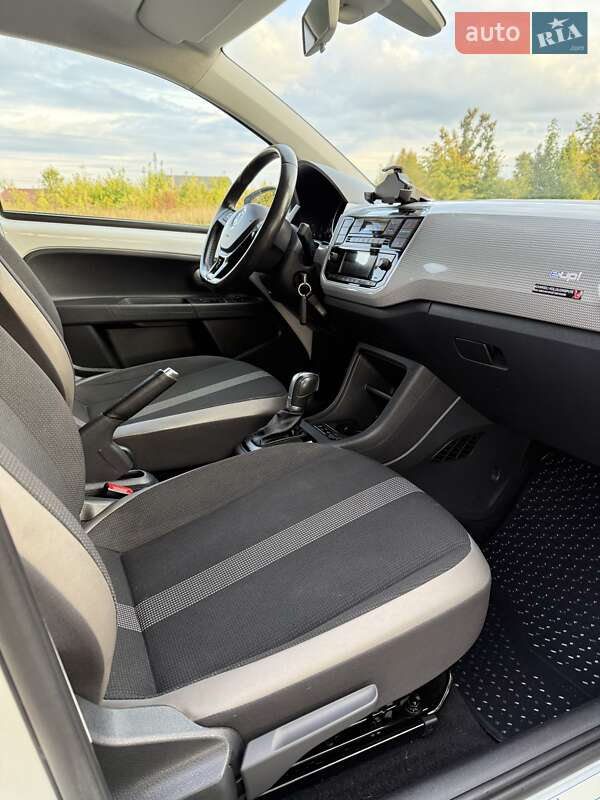 Хетчбек Volkswagen e-Up 2017 в Володимирі