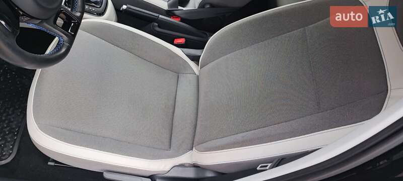 Хэтчбек Volkswagen e-Up 2015 в Каменец-Подольском