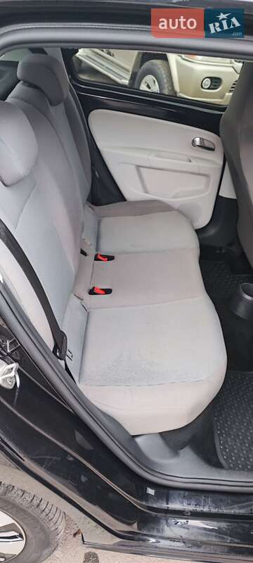 Хэтчбек Volkswagen e-Up 2015 в Каменец-Подольском