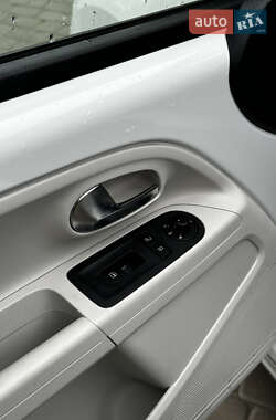 Хэтчбек Volkswagen e-Up 2013 в Львове