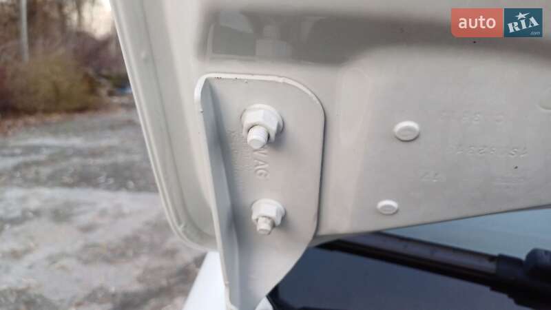 Хэтчбек Volkswagen e-Up 2013 в Звягеле фото 21 Хэтчбек Volkswagen e-Up 2013 в Звягеле