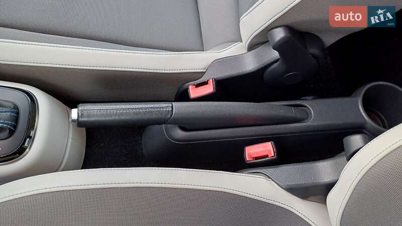 Хэтчбек Volkswagen e-Up 2013 в Звягеле фото 36 Хэтчбек Volkswagen e-Up 2013 в Звягеле