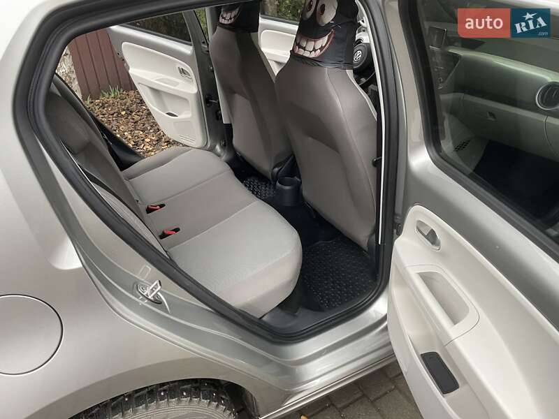 Хетчбек Volkswagen e-Up 2014 в Дніпрі