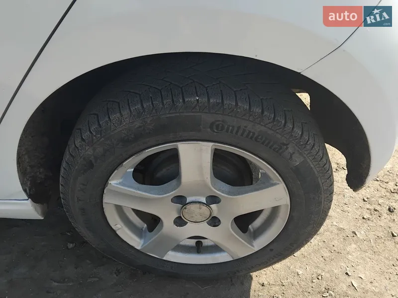 Volkswagen e-Up 2015 VIN WVWZZZAAZFD904035 фото оголошення 7 з 35