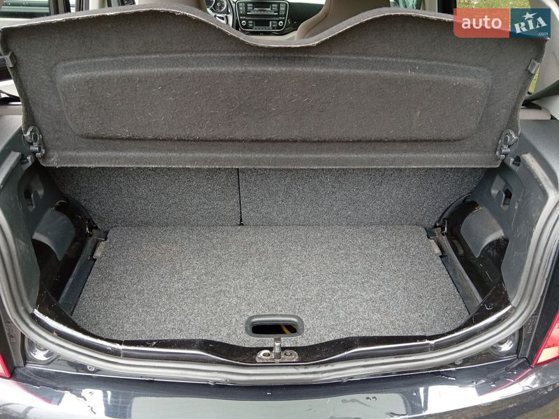 Хэтчбек Volkswagen e-Up 2014 в Горишних Плавнях