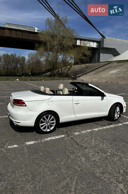 Кабриолет Volkswagen Eos 2011 в 