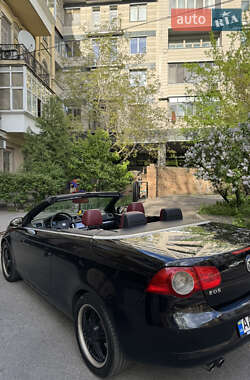 Кабриолет Volkswagen Eos 2008 в 