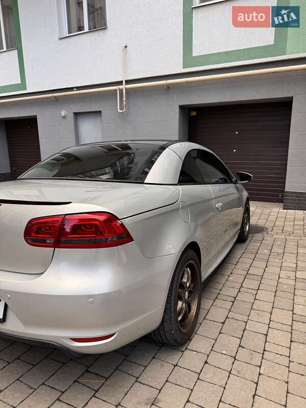 Кабриолет Volkswagen Eos 2012 в Ивано-Франковске