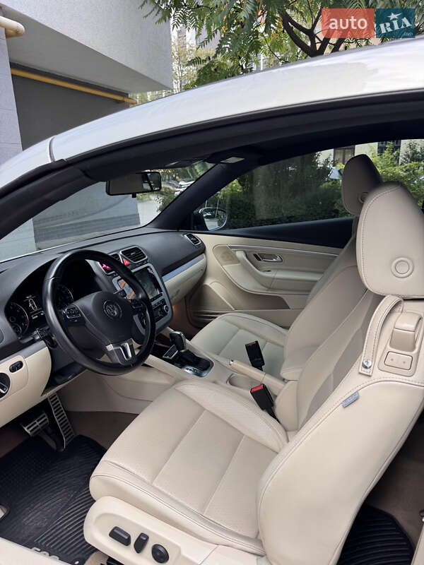 Кабриолет Volkswagen Eos 2012 в Ивано-Франковске