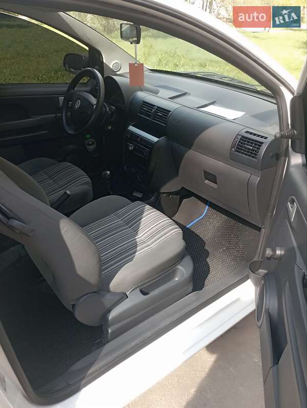 Хэтчбек Volkswagen Fox 2010 в Ровно