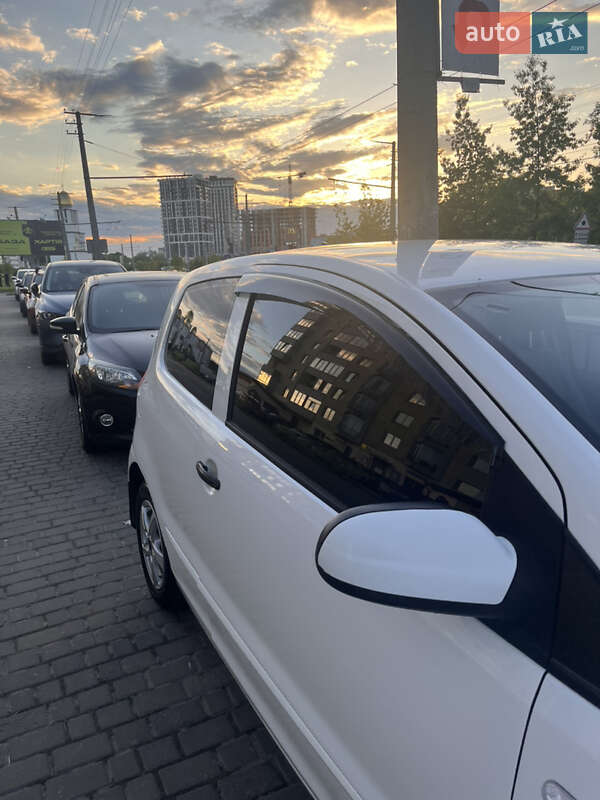 Хэтчбек Volkswagen Fox 2010 в Львове