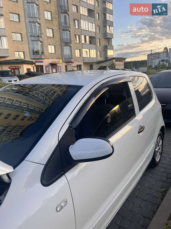 Хэтчбек Volkswagen Fox 2010 в Львове
