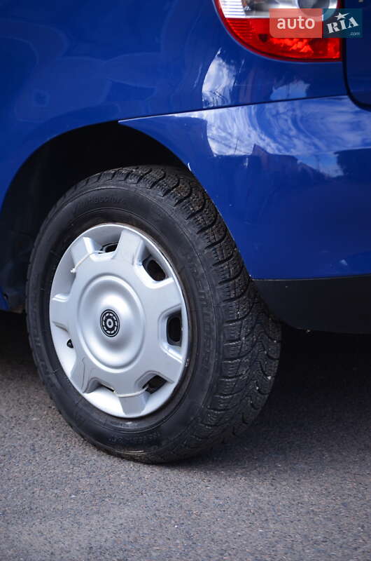 Хэтчбек Volkswagen Fox 2005 в Хусте