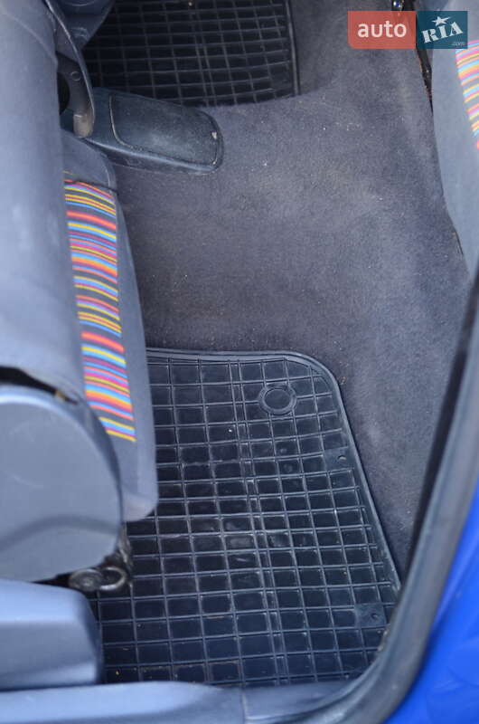 Хэтчбек Volkswagen Fox 2005 в Хусте