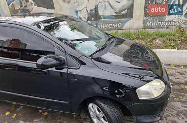 Хэтчбек Volkswagen Fox 2006 в  фото 20 Хэтчбек Volkswagen Fox 2006 в