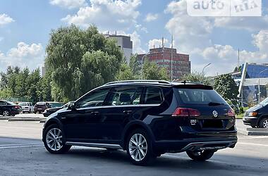 Универсал Volkswagen Golf Alltrack 2016 в Днепре