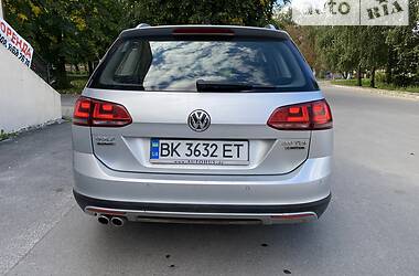 Універсал Volkswagen Golf Alltrack 2016 в Звягелі