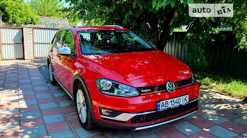 Универсал Volkswagen Golf Alltrack 2016 в Гнивани