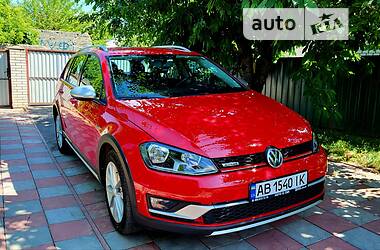 Универсал Volkswagen Golf Alltrack 2016 в Гнивани