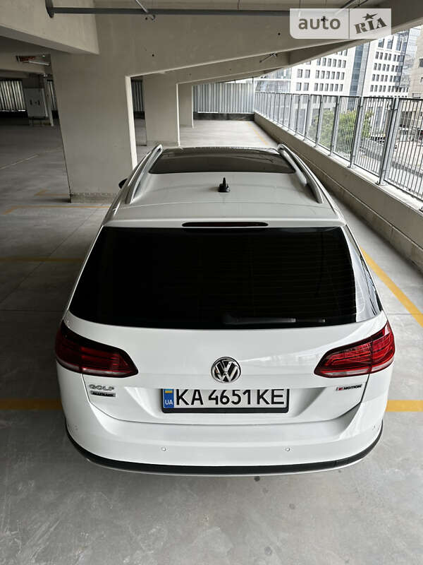 Універсал Volkswagen Golf Alltrack 2019 в Києві