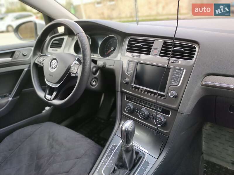 Универсал Volkswagen Golf Alltrack 2016 в Львове
