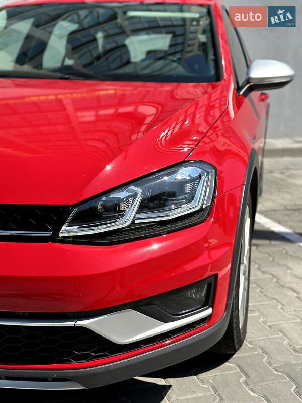 Універсал Volkswagen Golf Alltrack 2016 в Фастові