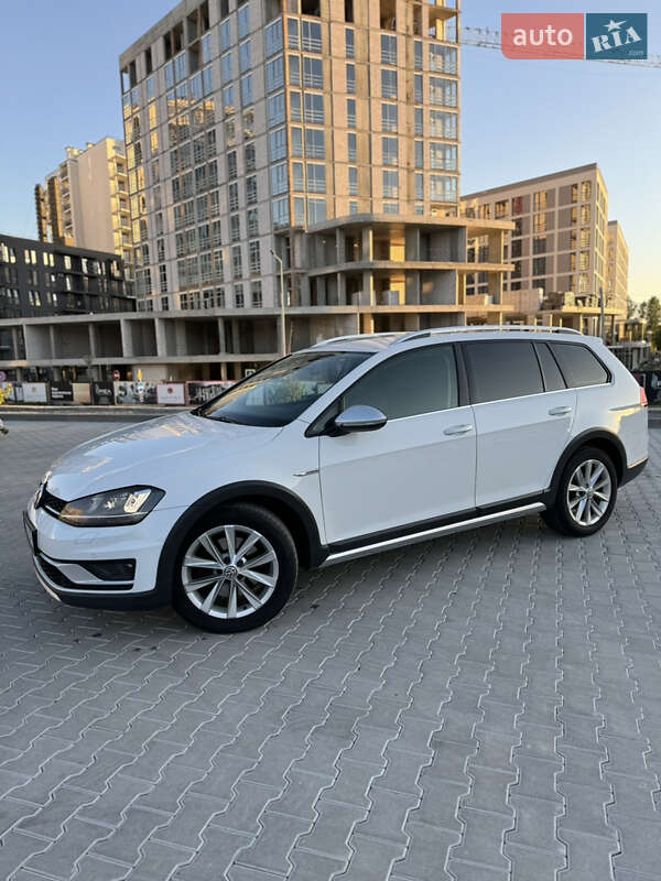Универсал Volkswagen Golf Alltrack 2016 в Львове