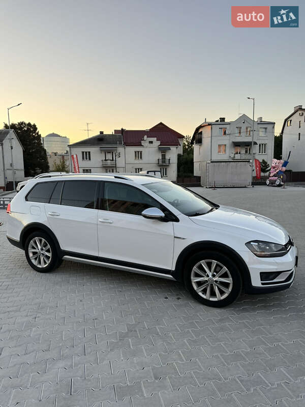 Универсал Volkswagen Golf Alltrack 2016 в Львове
