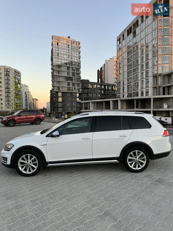 Универсал Volkswagen Golf Alltrack 2016 в Львове