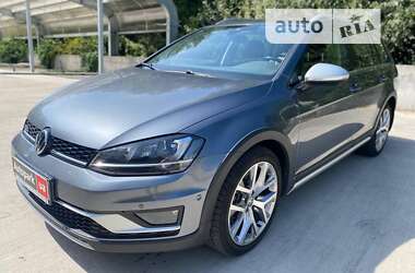 Універсал Volkswagen Golf Alltrack 2017 в Києві