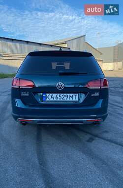 Універсал Volkswagen Golf Alltrack 2017 в Києві