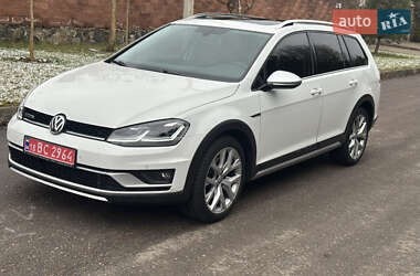 Універсал Volkswagen Golf Alltrack 2017 в Рівному