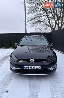 Універсал Volkswagen Golf Alltrack 2017 в Звягелі