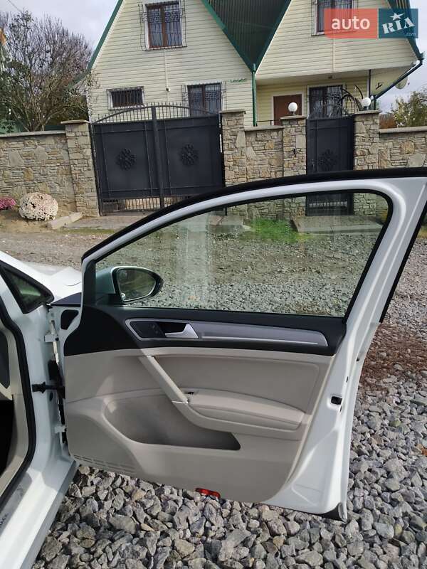 Универсал Volkswagen Golf Alltrack 2017 в Хмельницком фото 16 Универсал Volkswagen Golf Alltrack 2017 в Хмельницком