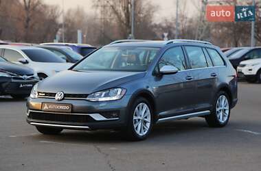 Універсал Volkswagen Golf Alltrack 2019 в Києві