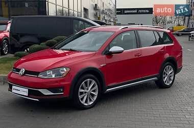 Універсал Volkswagen Golf Alltrack 2017 в 