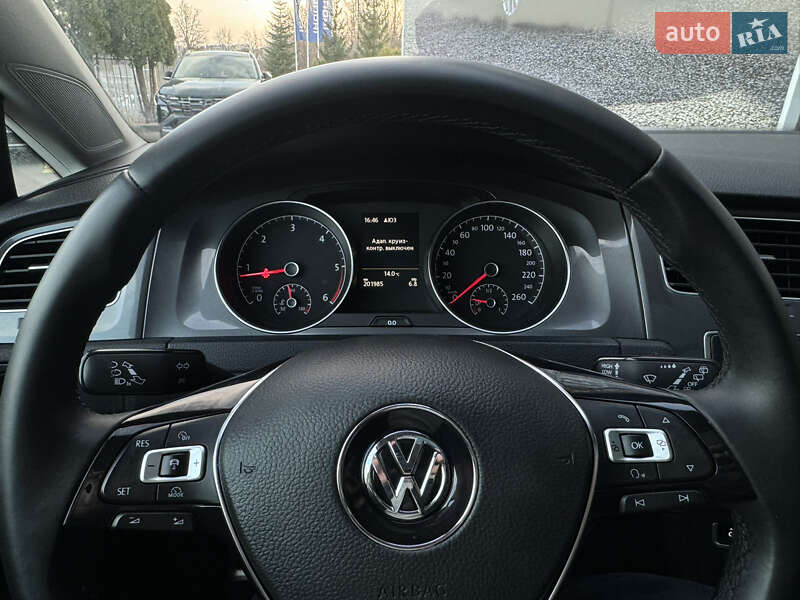Универсал Volkswagen Golf Alltrack 2016 в Ровно